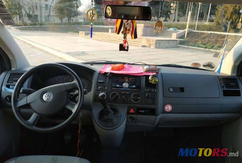 2008' Volkswagen Transporter photo #1