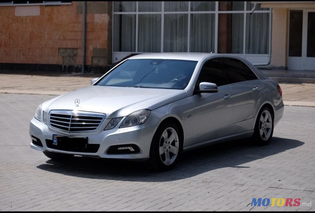 2010' Mercedes-Benz E-Class photo #2