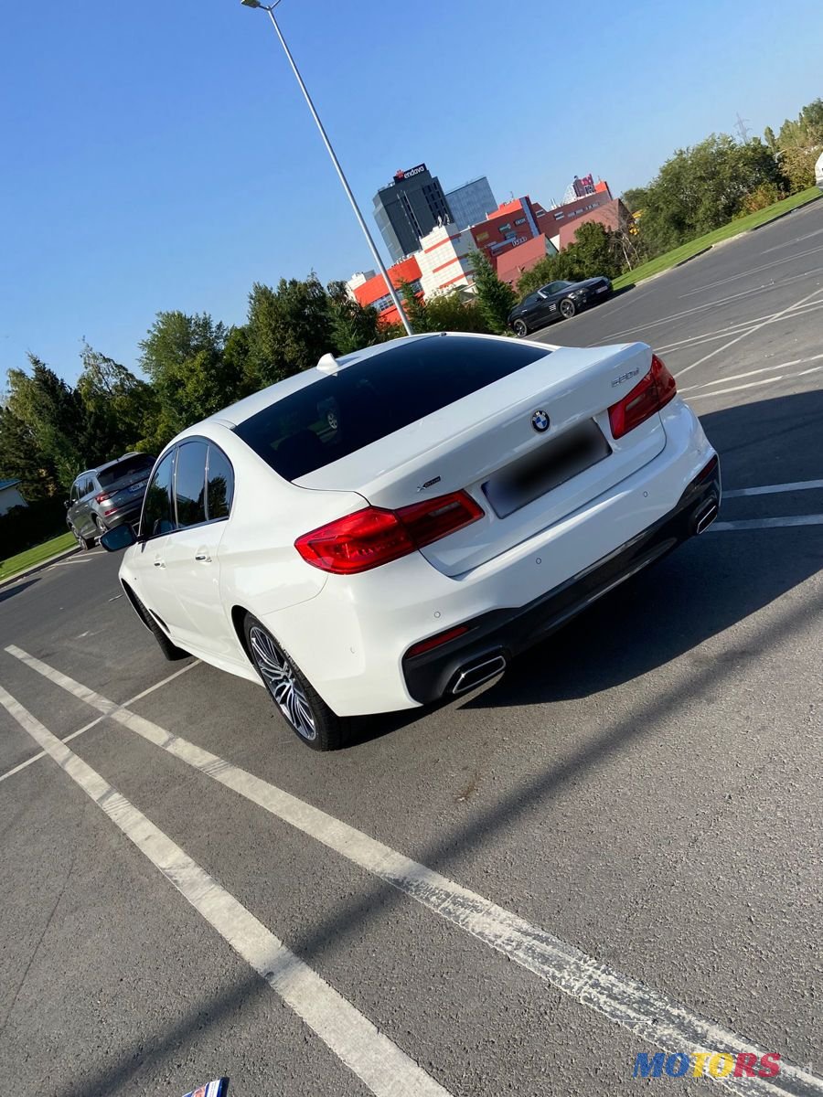 2018' BMW 5 Series photo #4