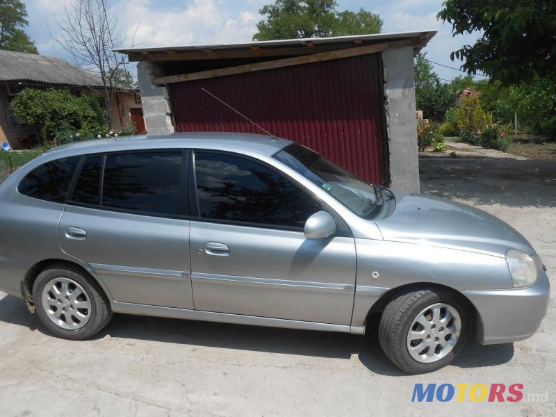 2004' Kia Rio photo #1