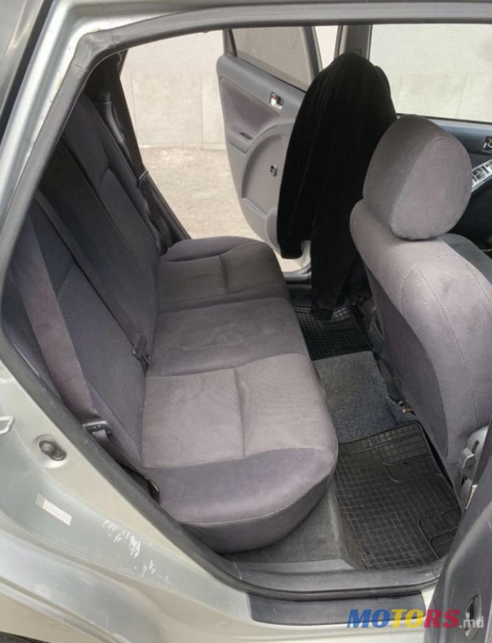 2004' Toyota Matrix photo #5