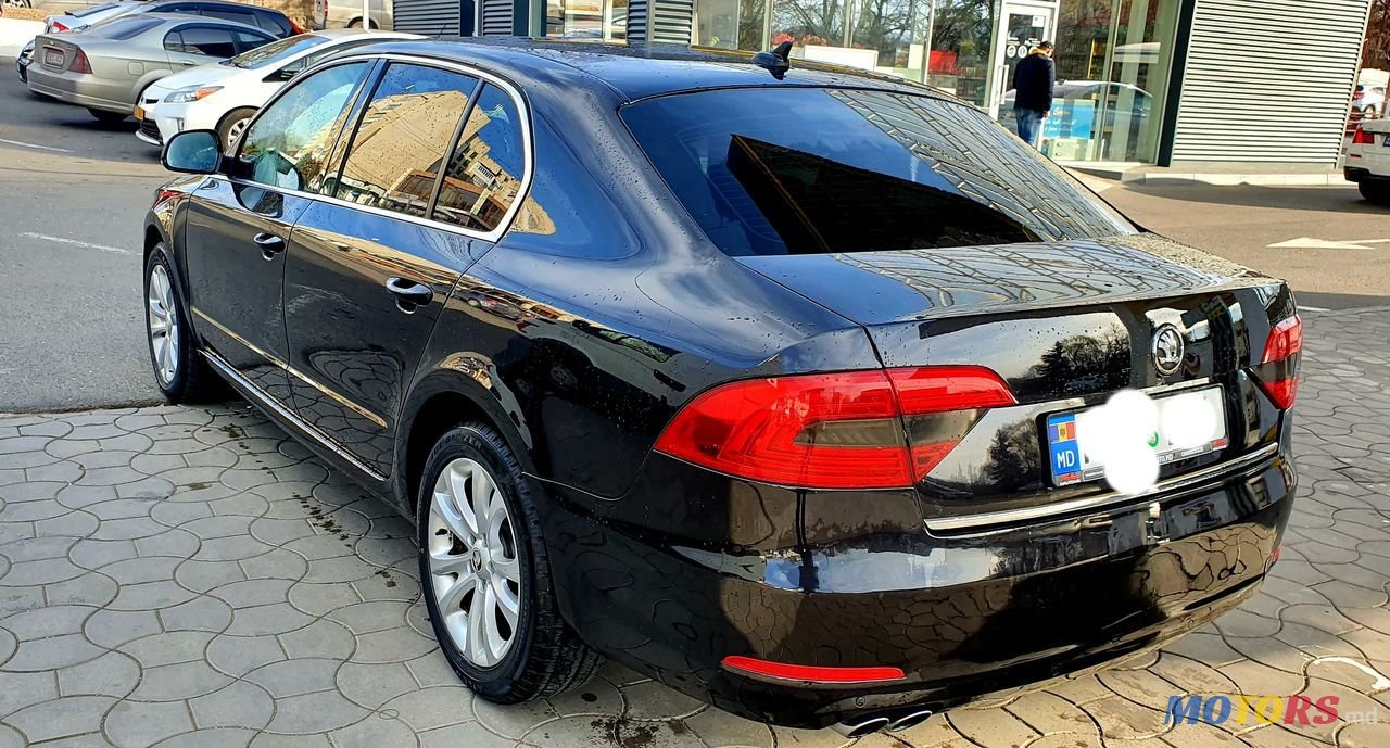 2013' Skoda Superb photo #2