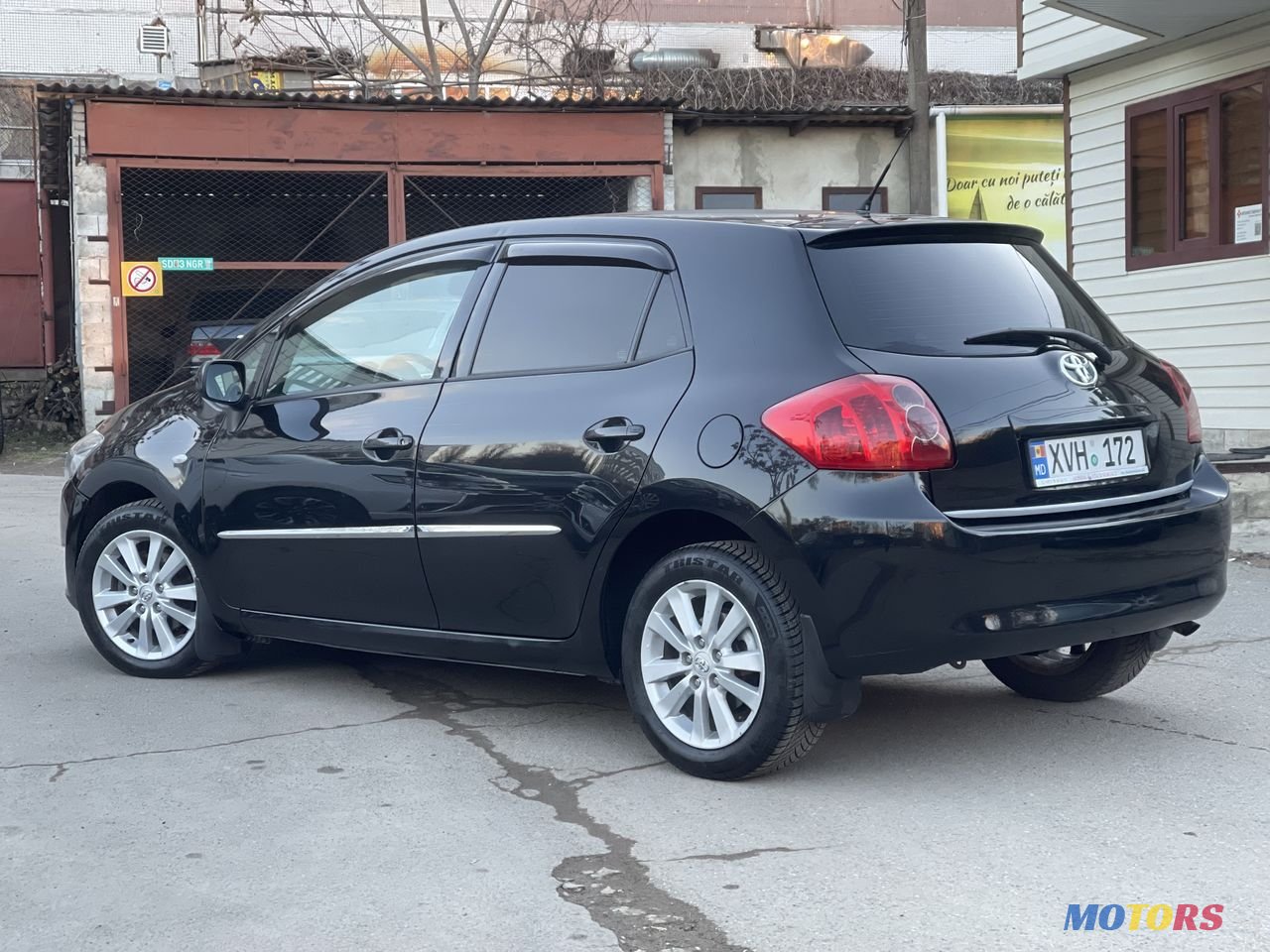 2008' Toyota Auris photo #2