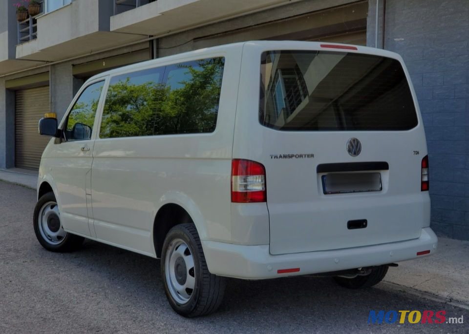 2010' Volkswagen Transporter photo #3