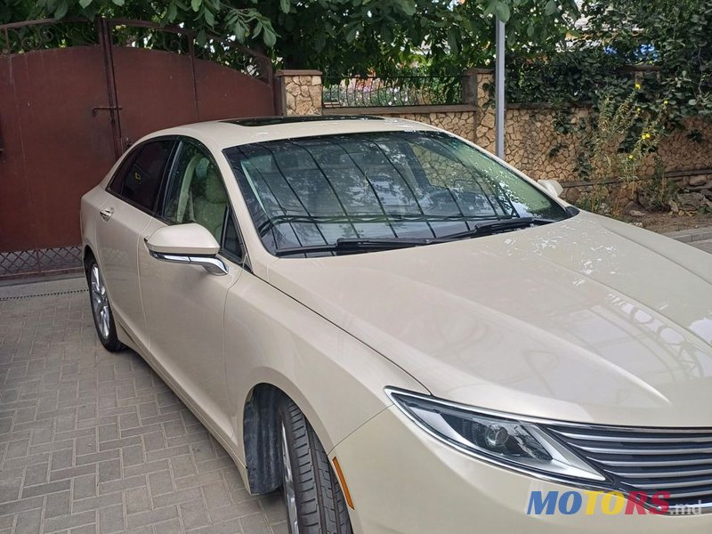 2014' Lincoln MKZ photo #3