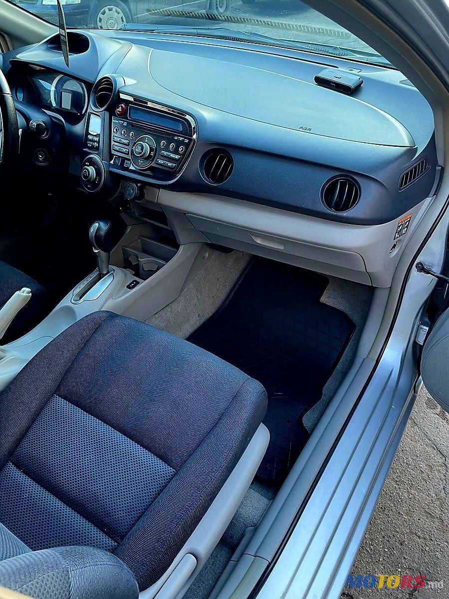 2010' Honda Insight photo #5
