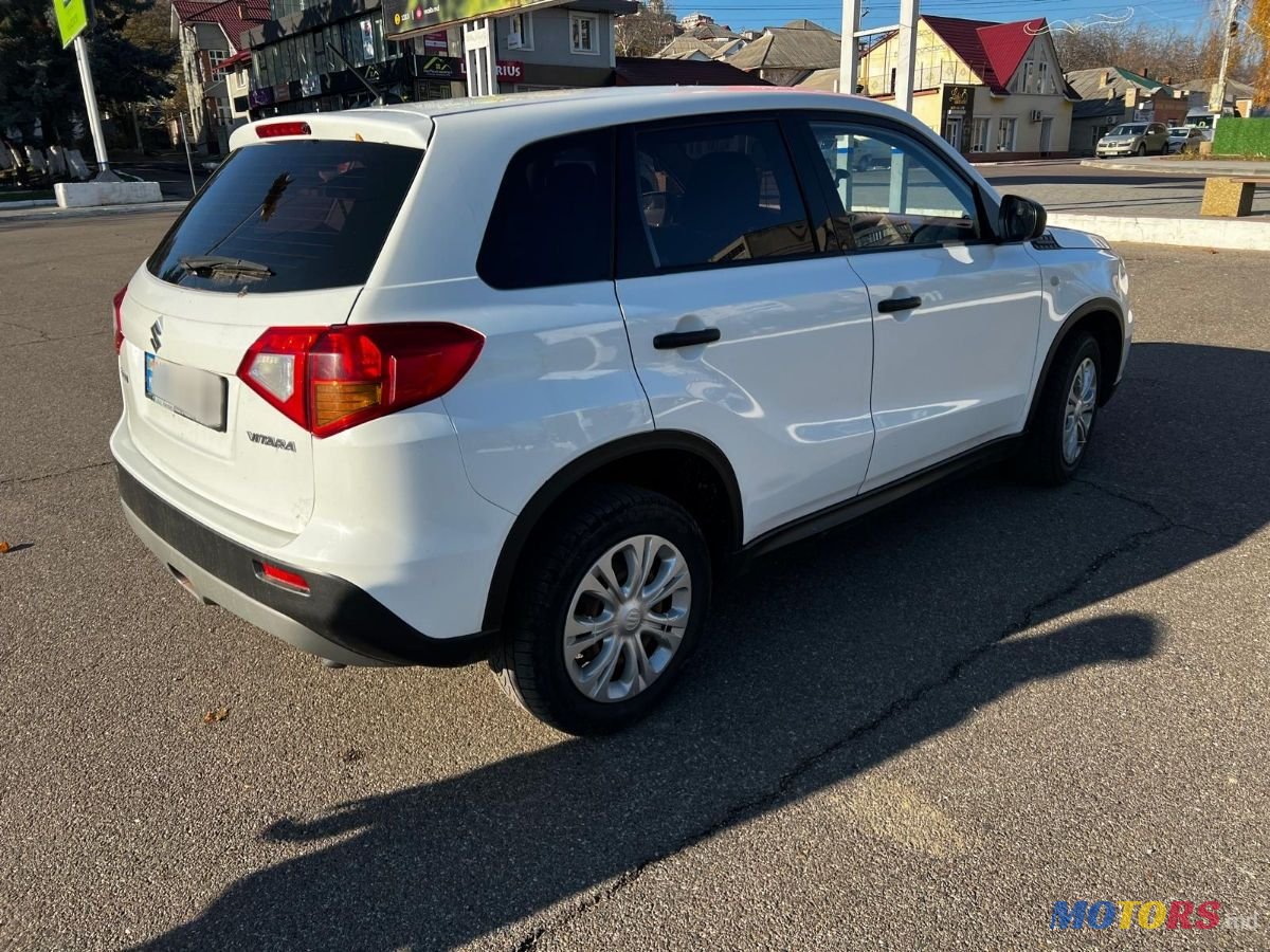 2017' Suzuki Vitara photo #2