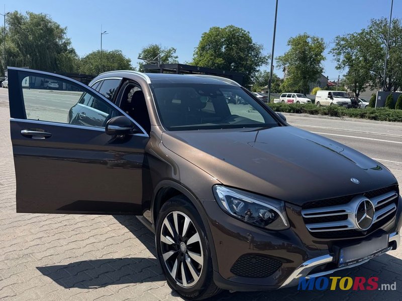 2016' Mercedes-Benz GLC photo #4