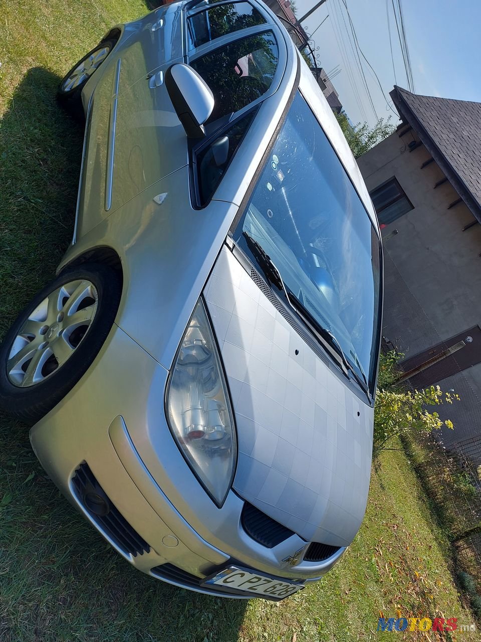 2005' Mitsubishi Colt photo #4