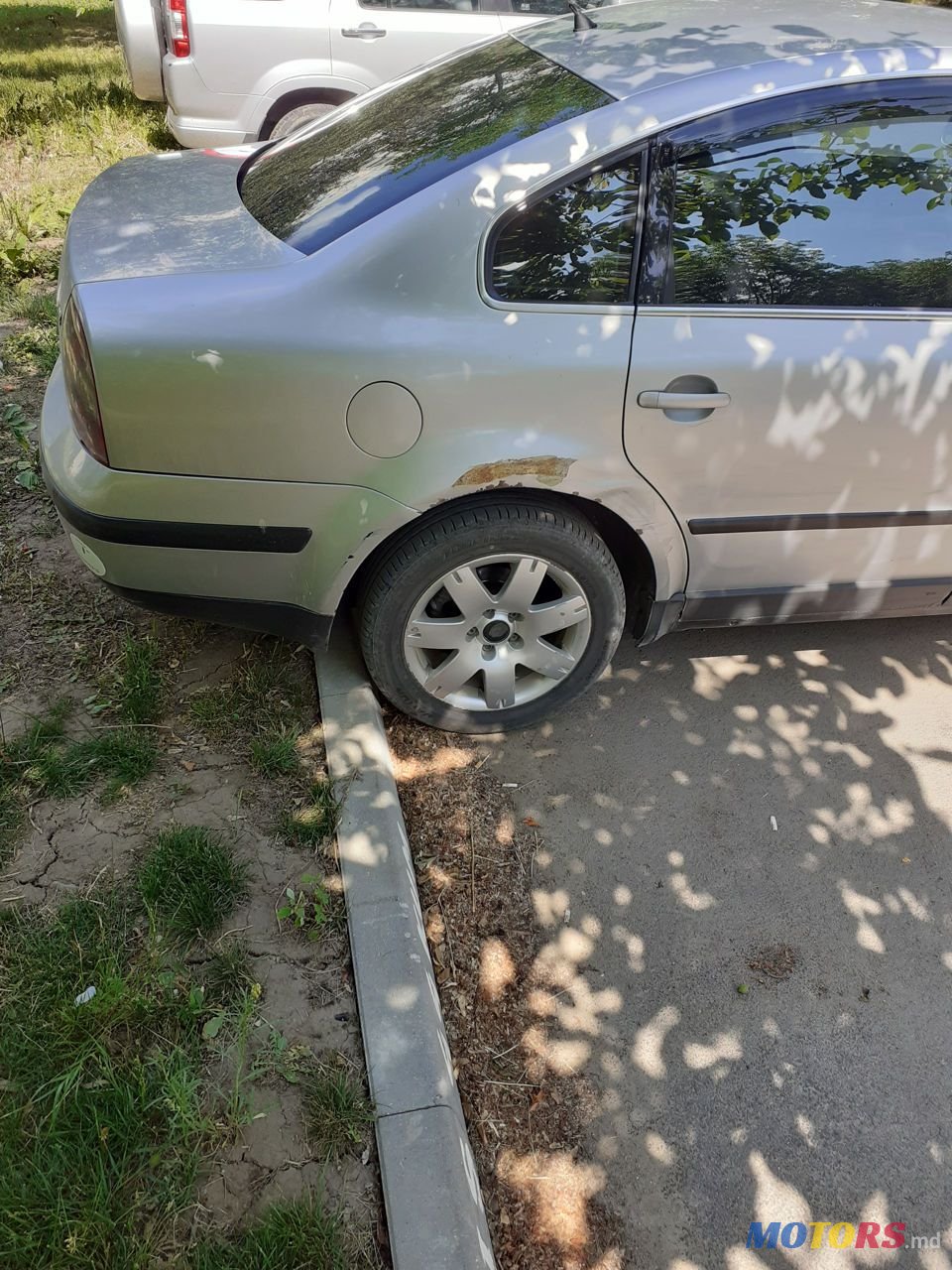 2001' Volkswagen Passat photo #2