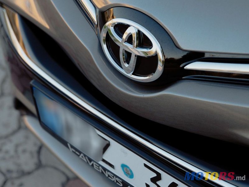 2016' Toyota Avensis photo #4