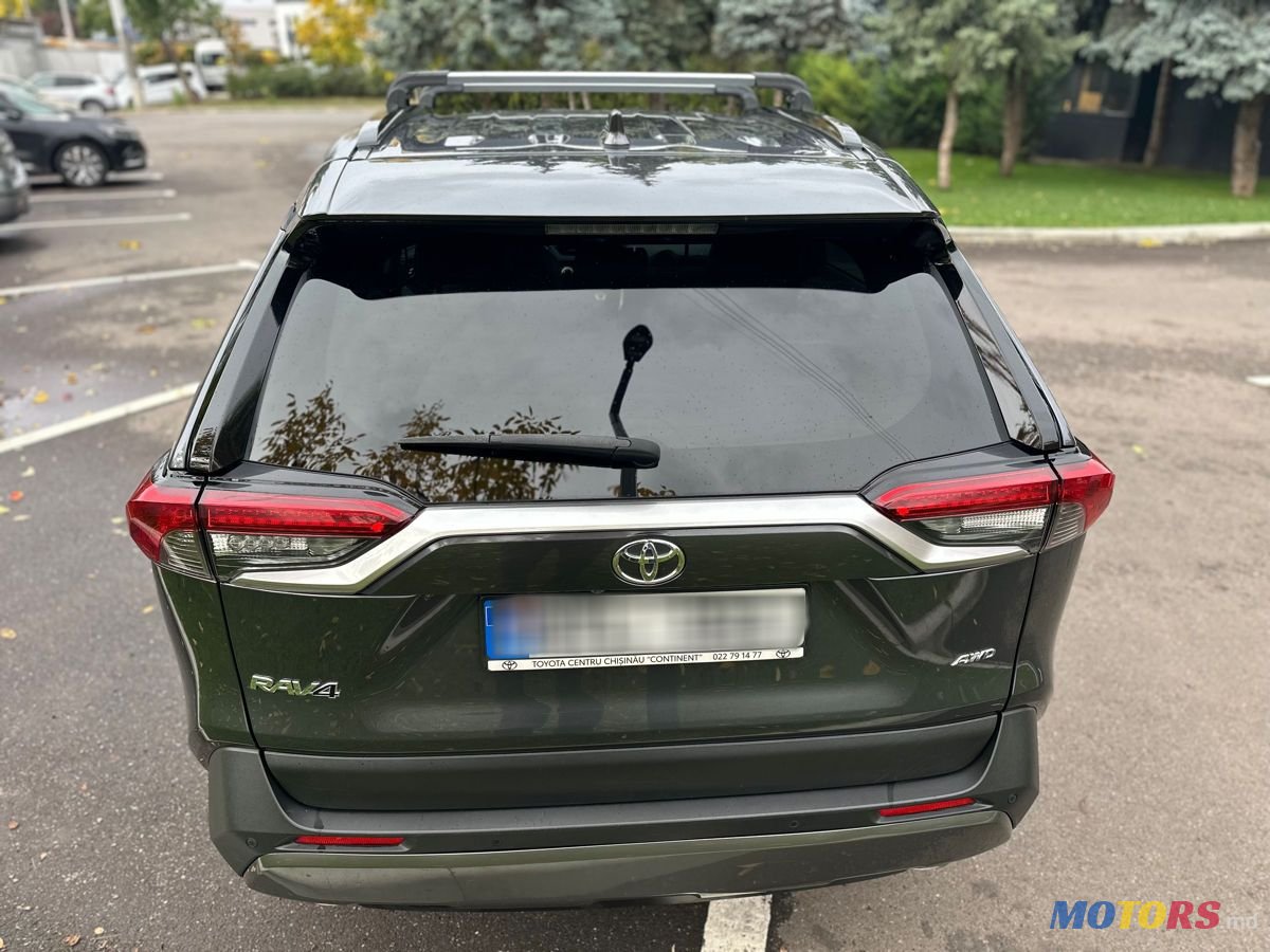 2021' Toyota RAV4 photo #4