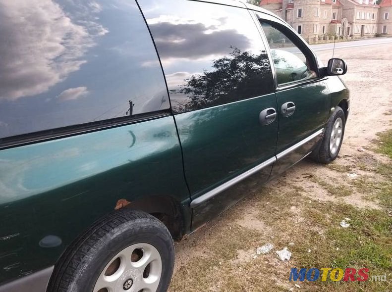 1997' Chrysler Voyager photo #2