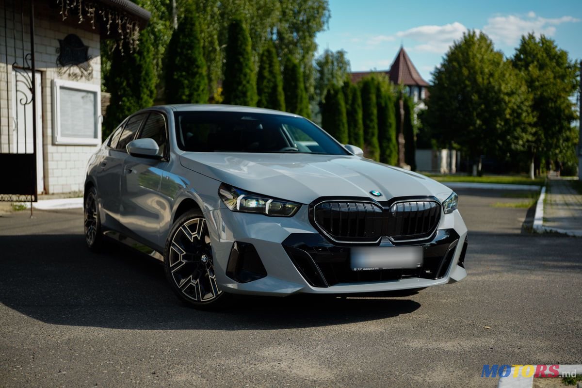 2024' BMW 5 Series photo #1