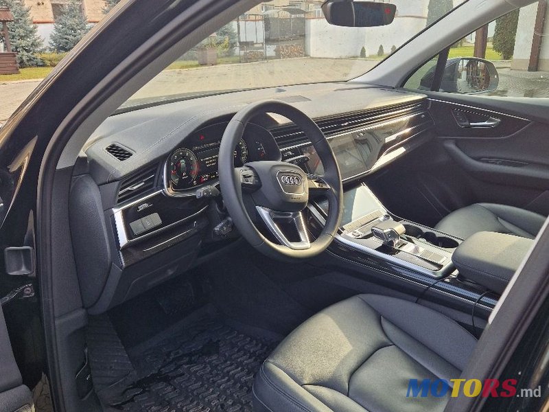 2023' Audi Q7 photo #6