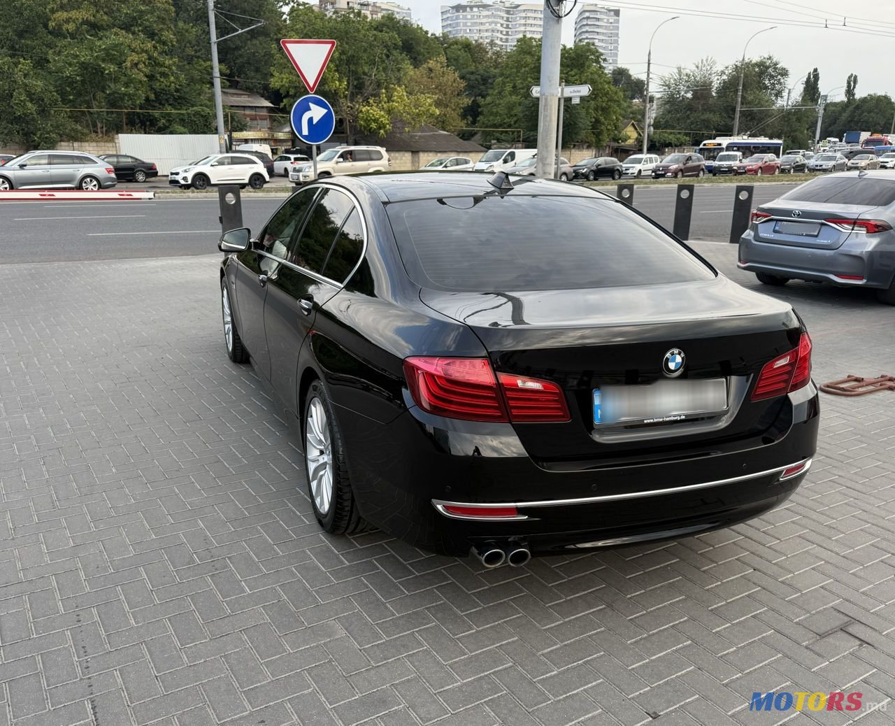 2013' BMW 5 Series photo #6