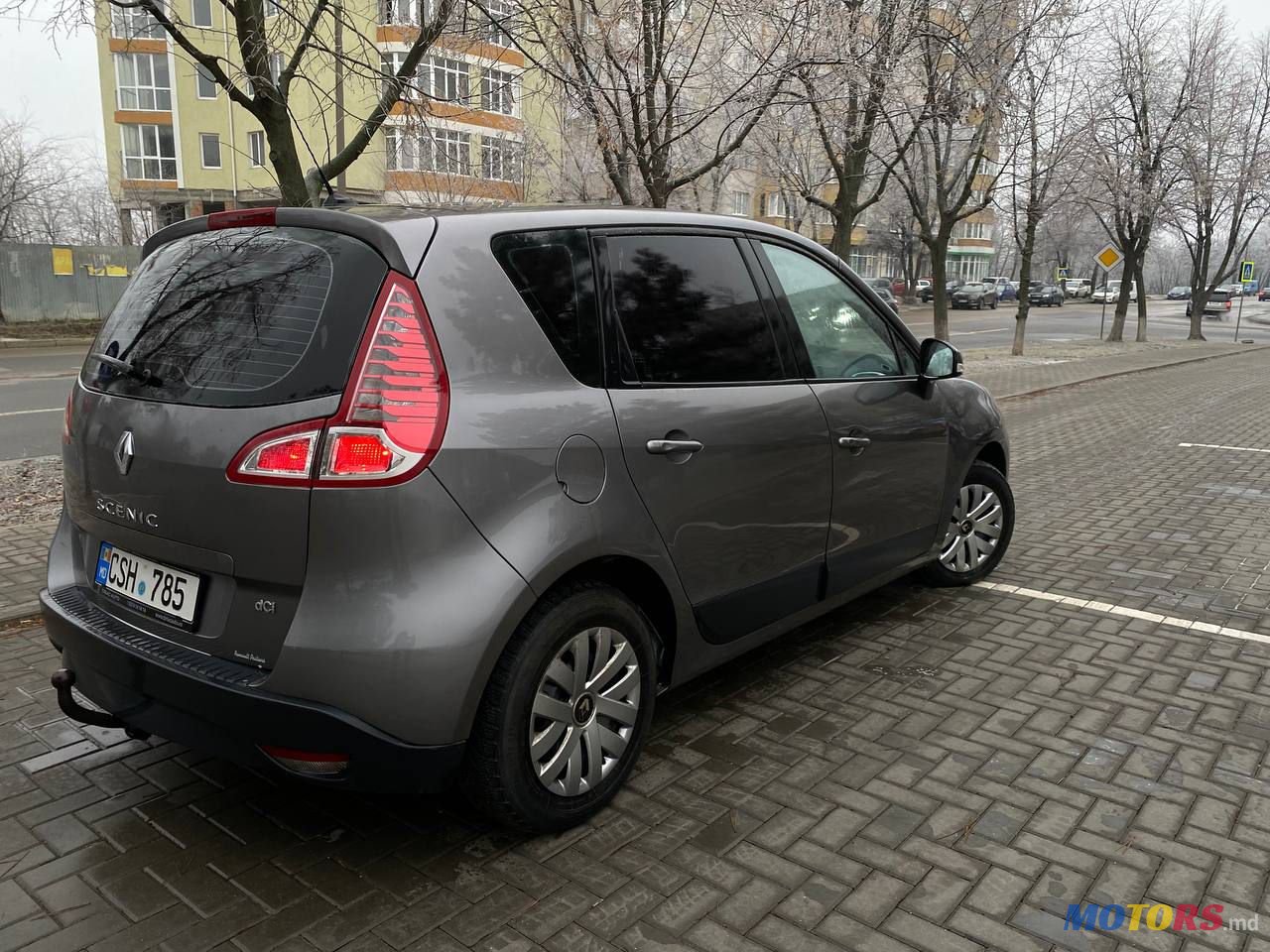 2010' Renault Scenic photo #2