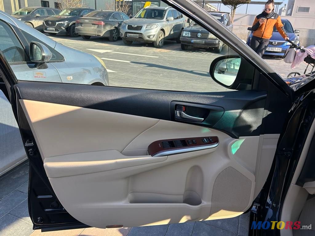 2013' Toyota Camry photo #6