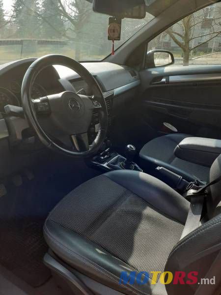 2009' Opel Astra photo #3