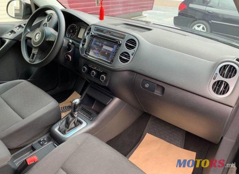 2012' Volkswagen Tiguan photo #1