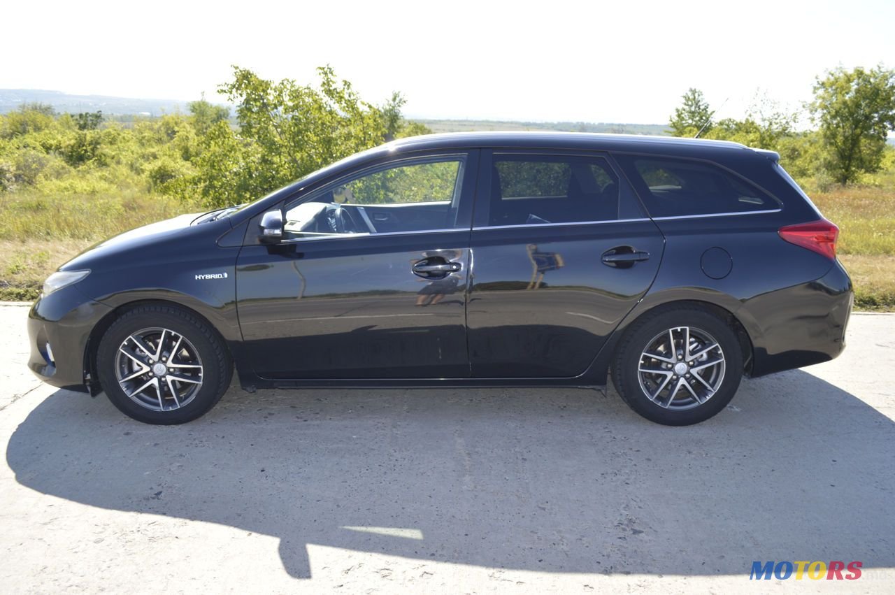 2014' Toyota Auris photo #4