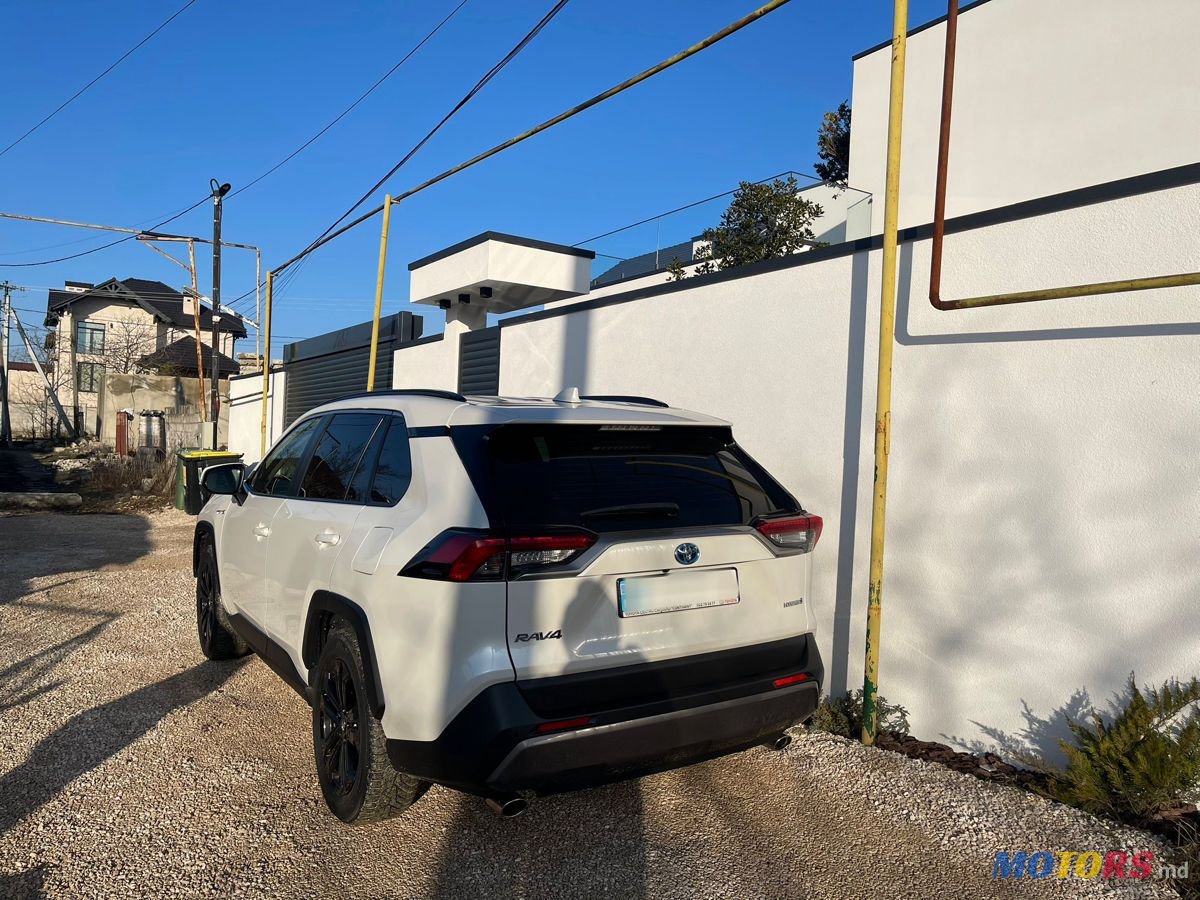2020' Toyota RAV4 photo #4