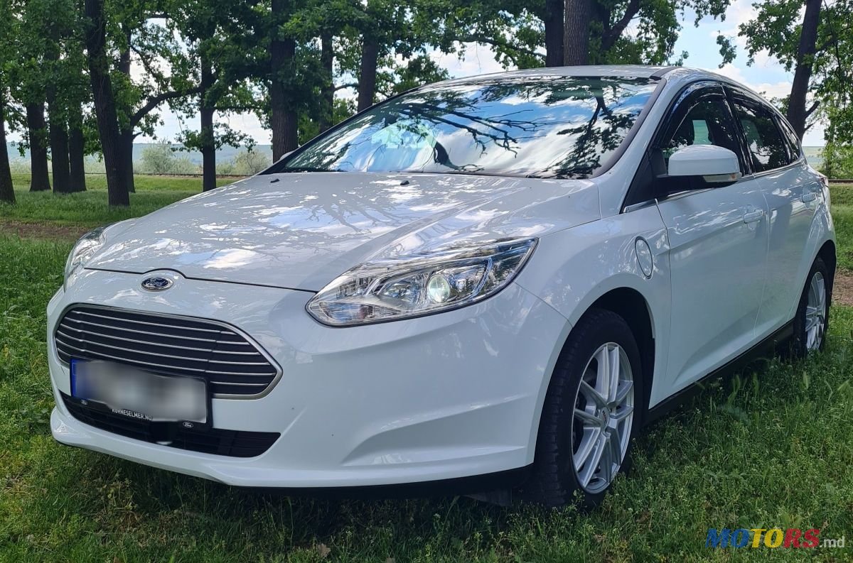 2013' Ford Focus photo #2