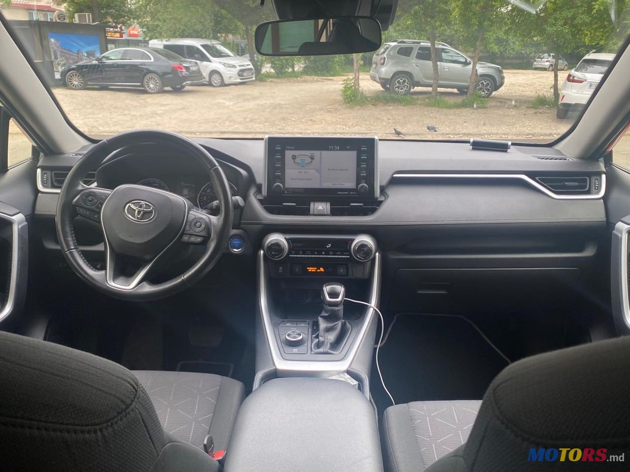 2019' Toyota RAV4 photo #6