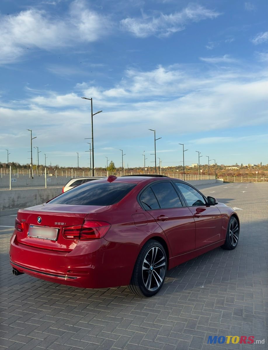2015' BMW 3 Series photo #5
