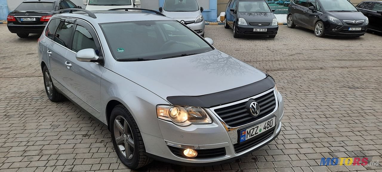 2010' Volkswagen Passat photo #1