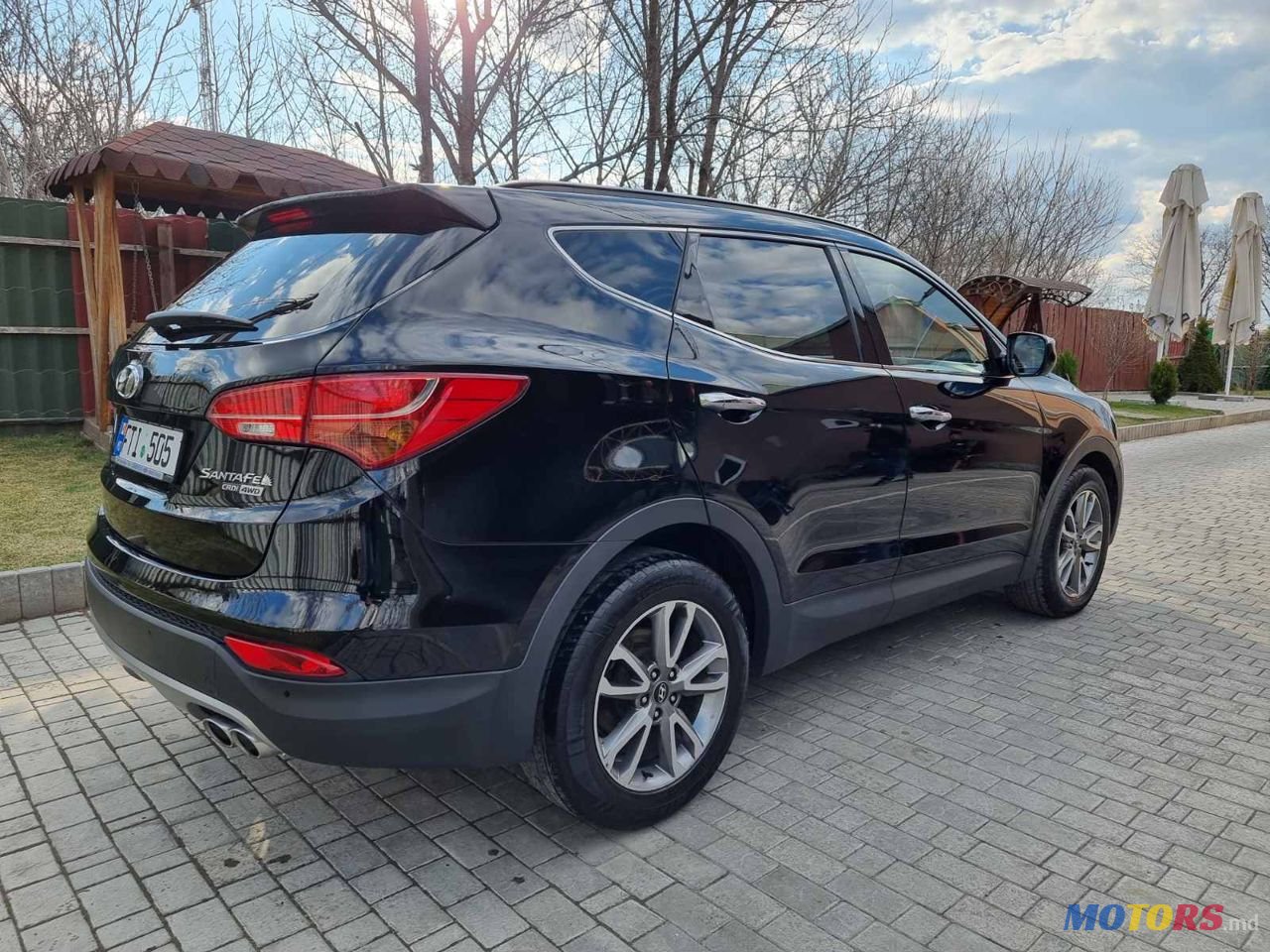 2012' Hyundai Santa Fe photo #2