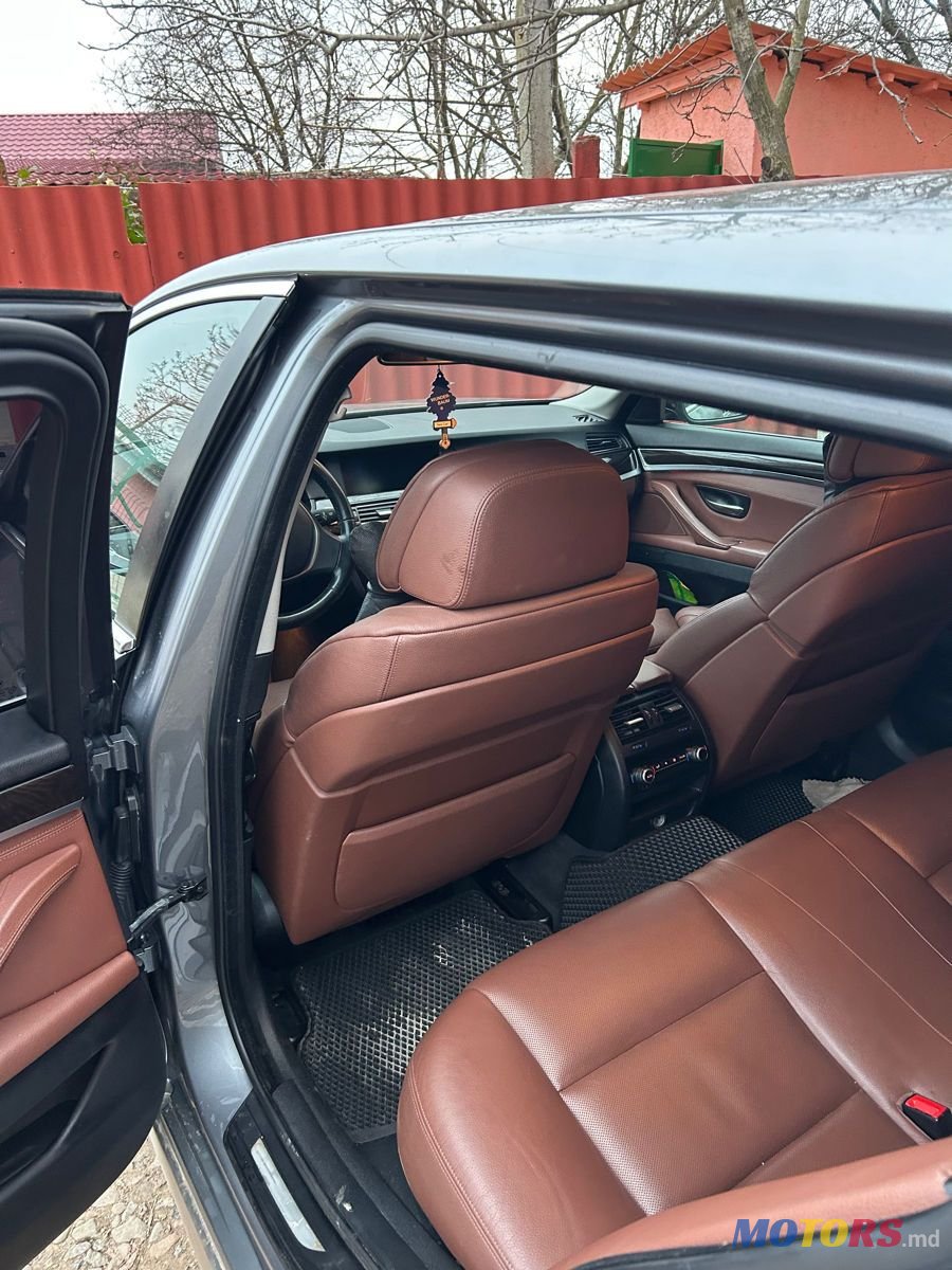 2012' BMW 5 Series photo #1