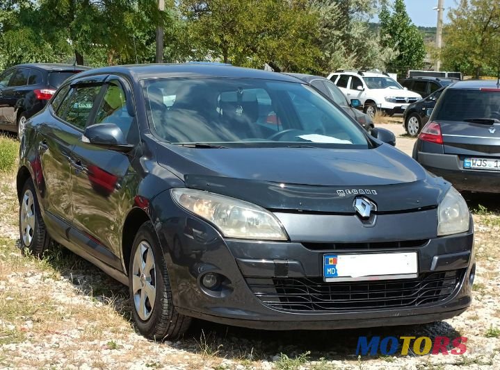2012' Renault Megane photo #3
