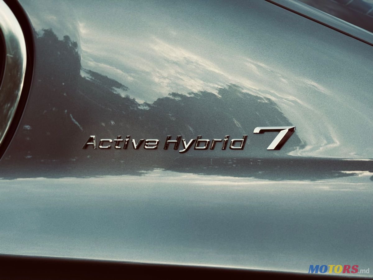 2013' BMW 7 Series photo #4