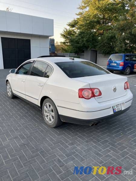 2006' Volkswagen Passat photo #3