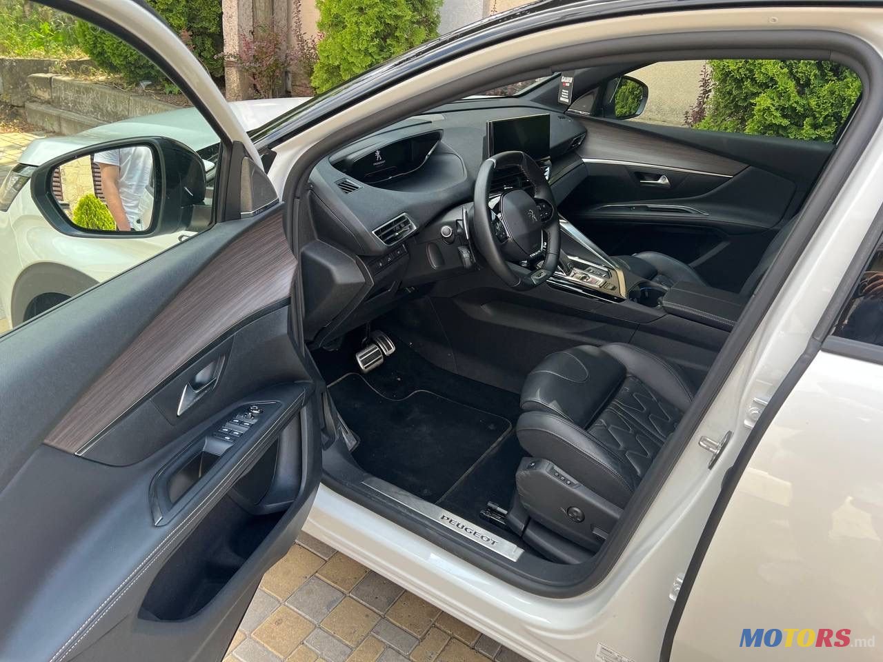 2022' Peugeot 5008 photo #4