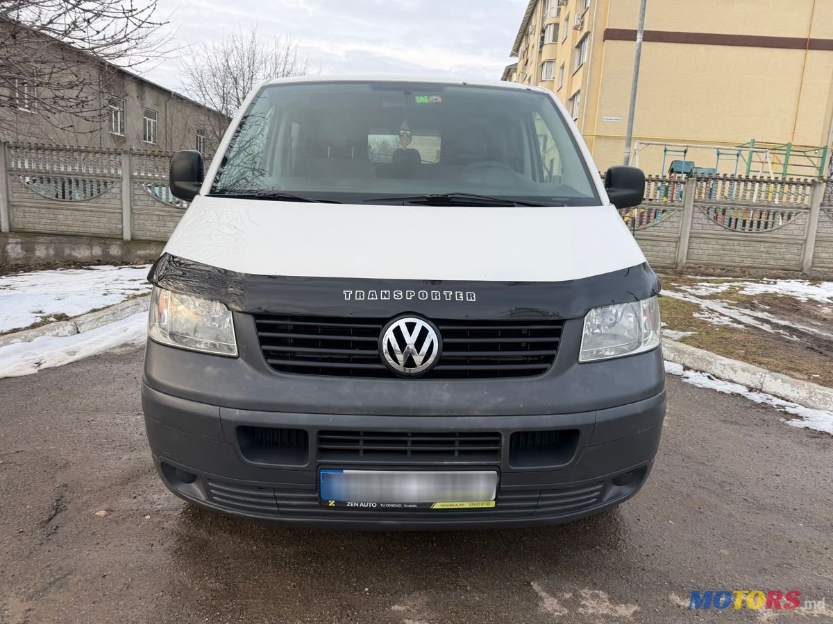 2009' Volkswagen Transporter photo #2