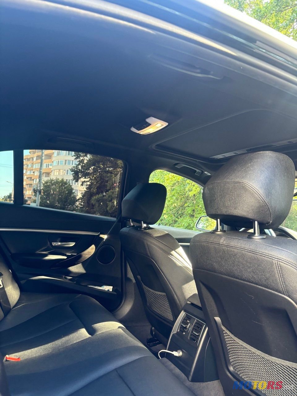 2017' BMW 3 Series photo #3