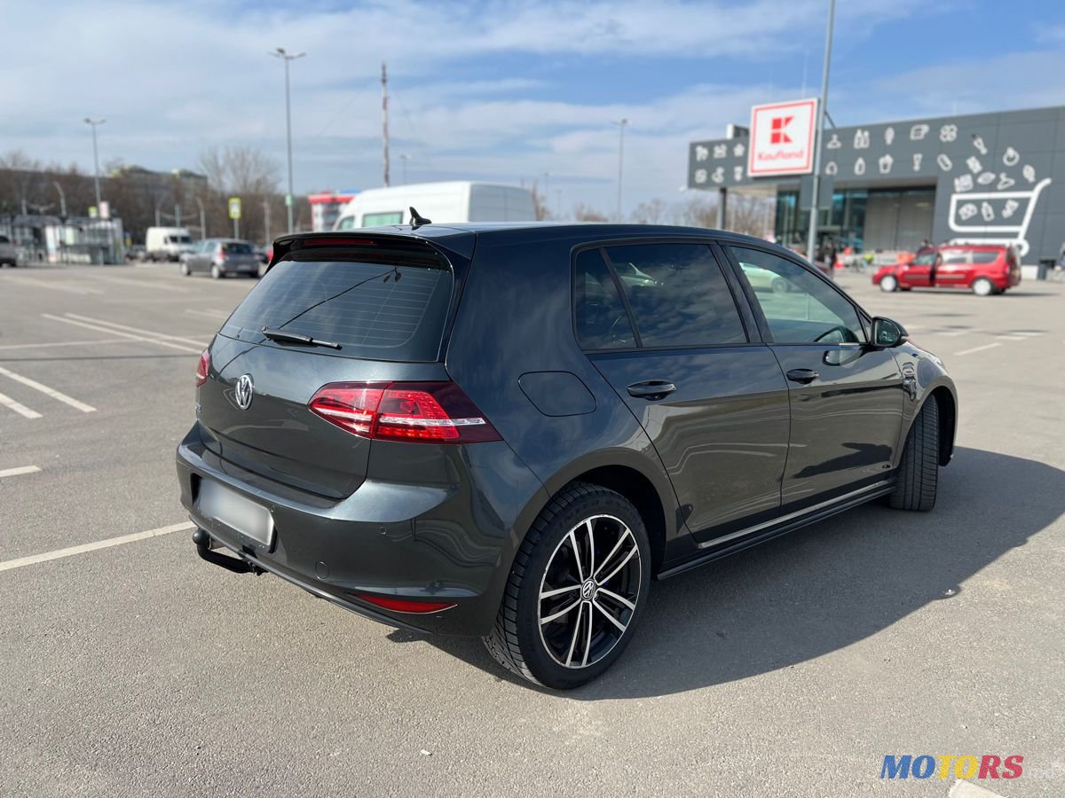 2015' Volkswagen Golf photo #4