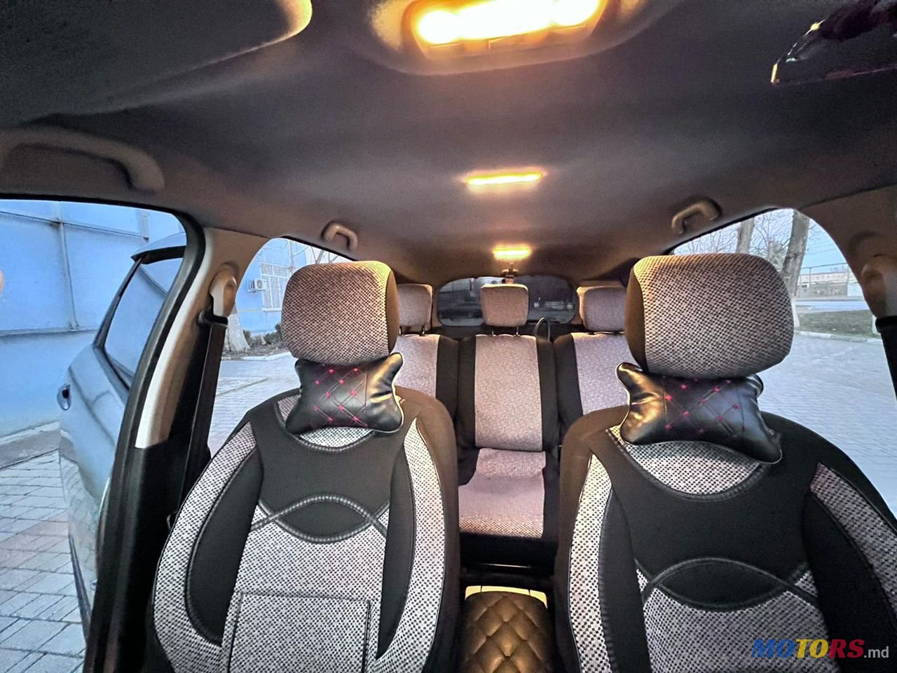 2009' Renault Grand Scenic photo #5