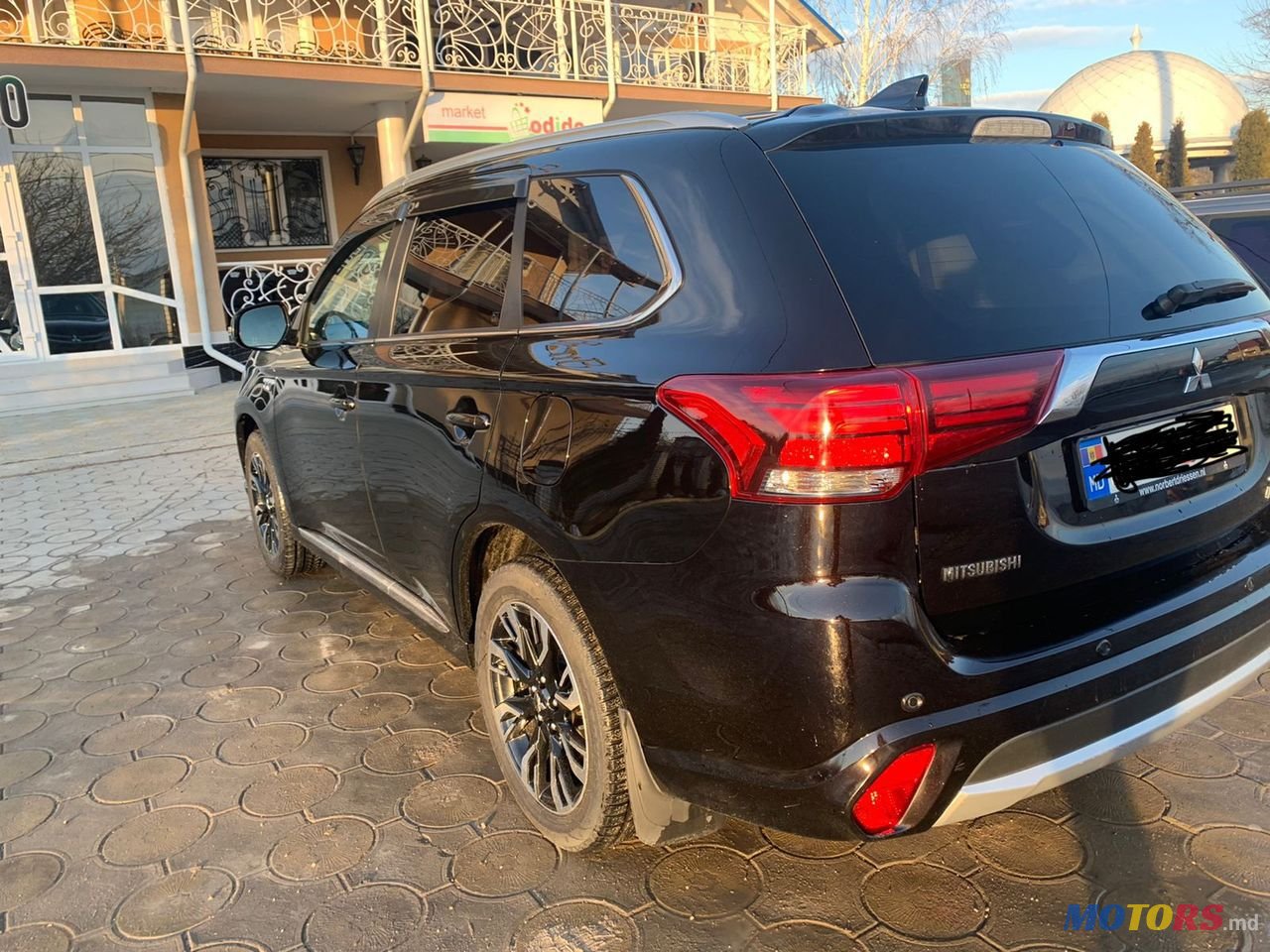 2015' Mitsubishi Outlander photo #3