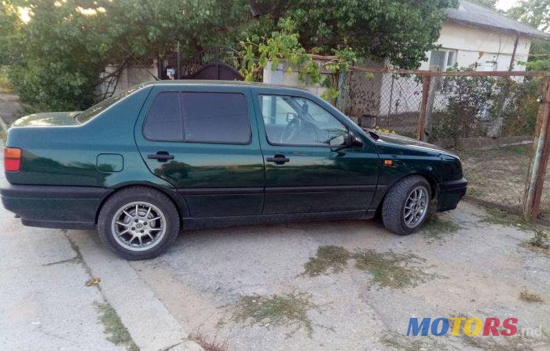 1995' Volkswagen Vento photo #1