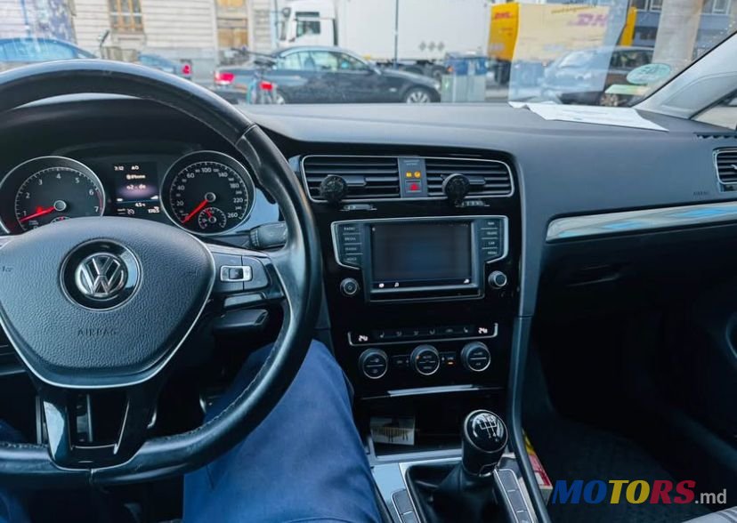 2016' Volkswagen Golf photo #6