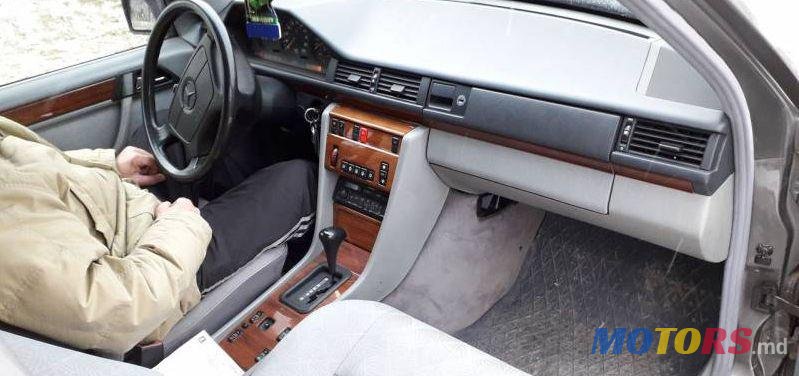 1990' Mercedes-Benz E photo #1