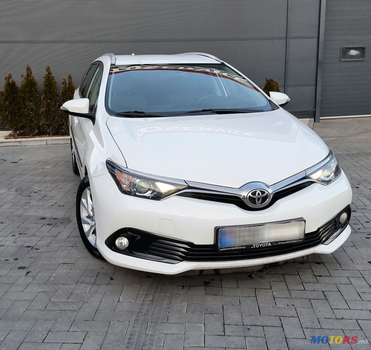 2015' Toyota Auris photo #1