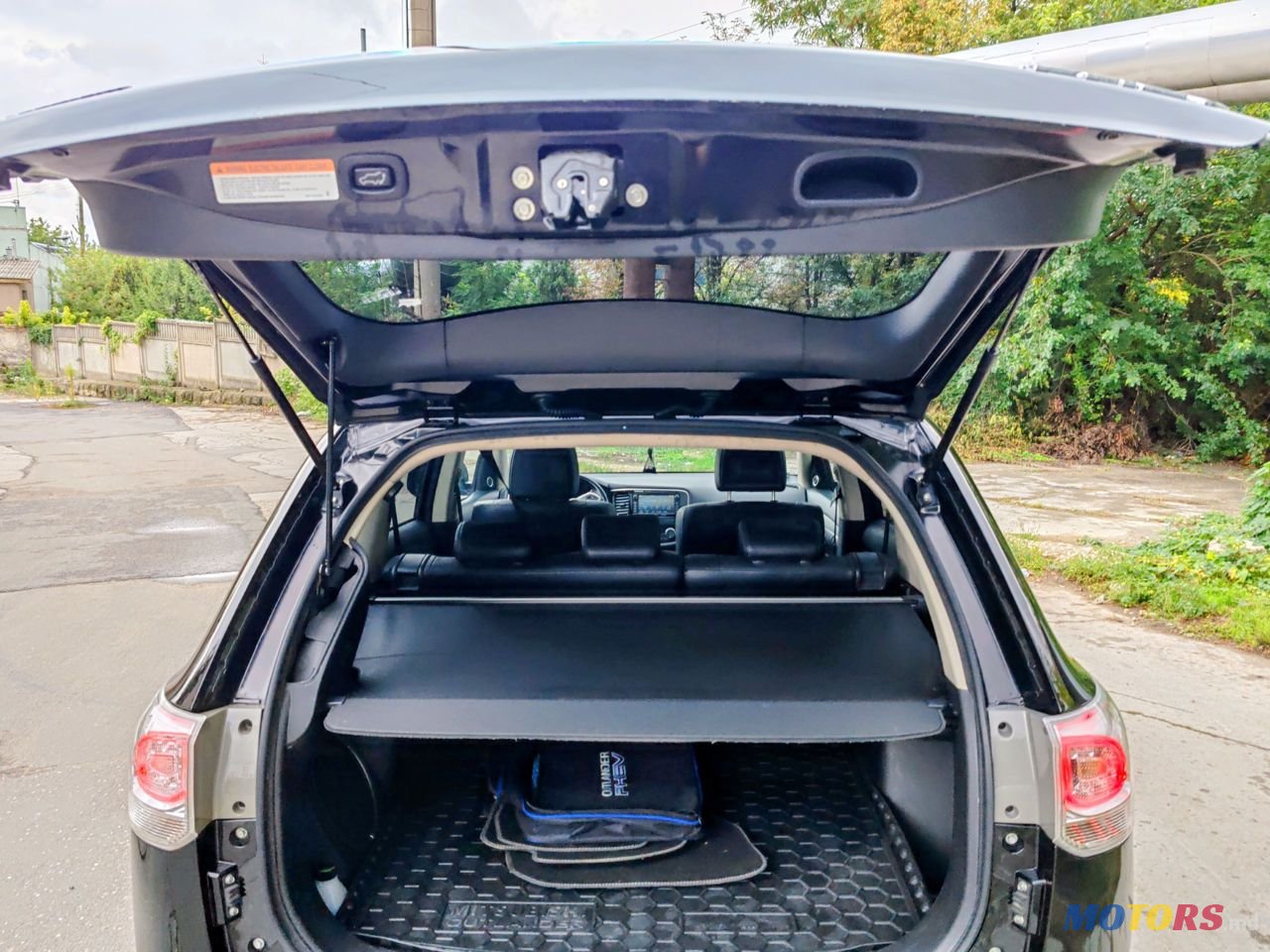 2014' Mitsubishi Outlander photo #6