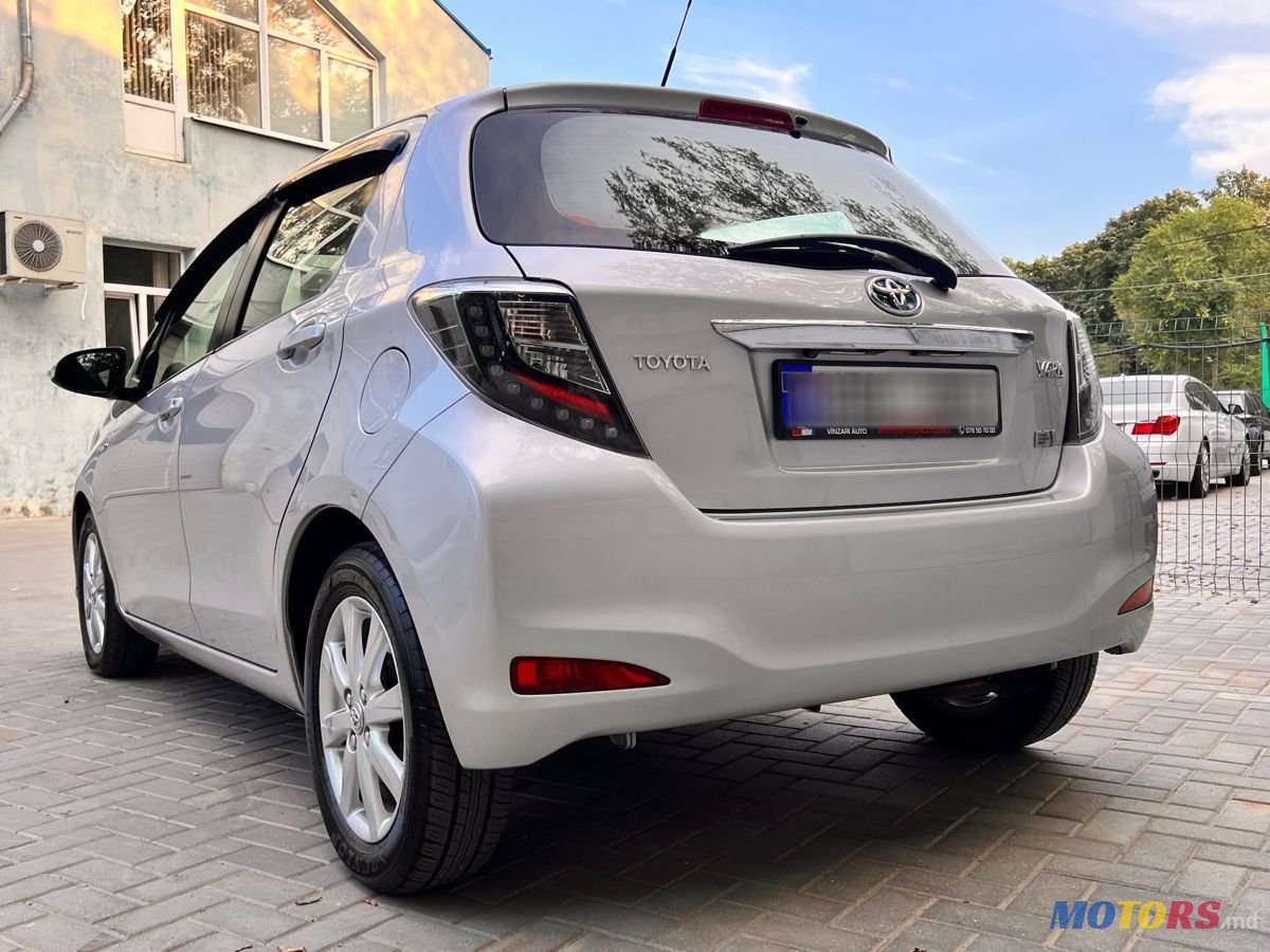 2013' Toyota Yaris photo #6