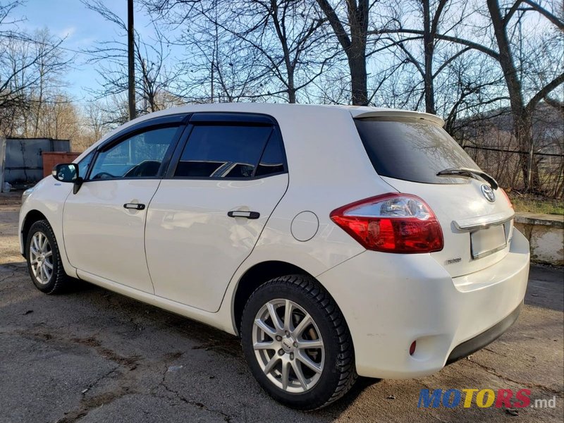 2010' Toyota Auris photo #2