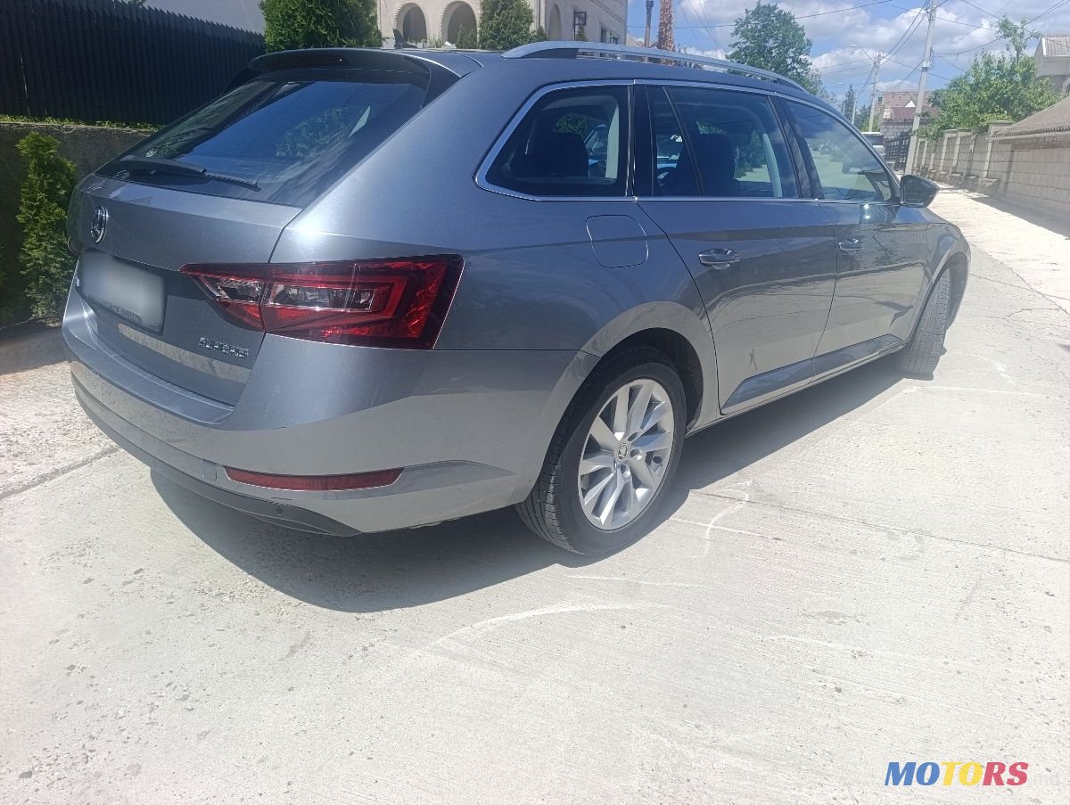 2019' Skoda Superb photo #3
