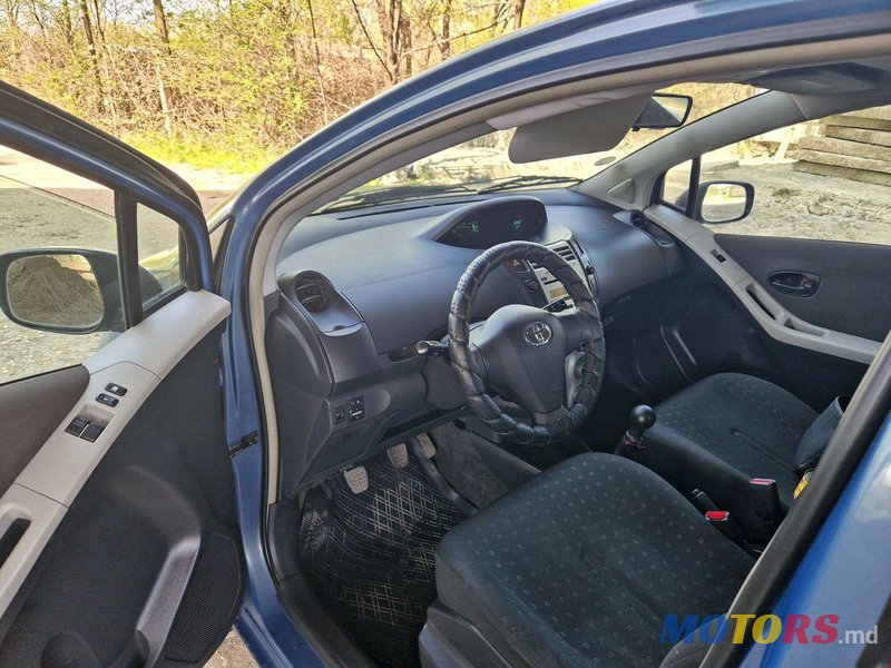 2007' Toyota Yaris photo #6